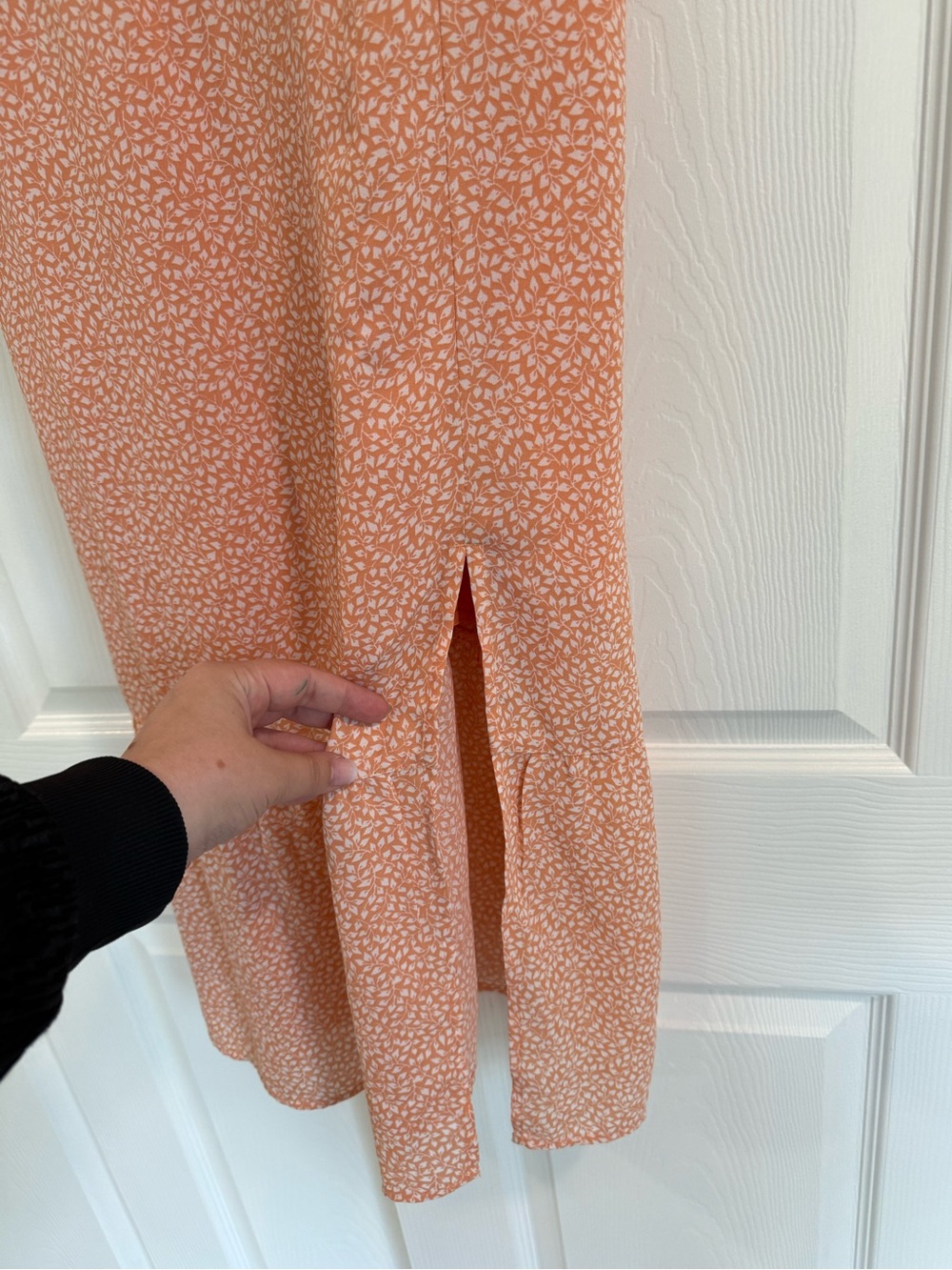 Abercrombie & Fitch Tie Shoulder Ruched Ditsy Floral Peach Slit Leg Dress - Picture 5 of 7